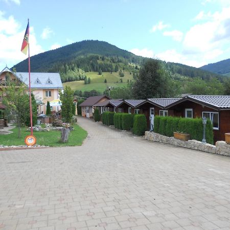 Pension, Camping & Biker Station Zur Deutschen Eiche Ciocanesti ภายนอก รูปภาพ