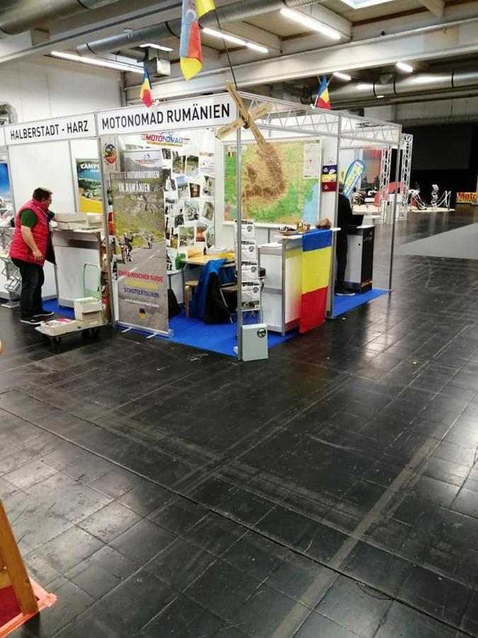 Pension, Camping & Biker Station Zur Deutschen Eiche Ciocanesti ภายนอก รูปภาพ