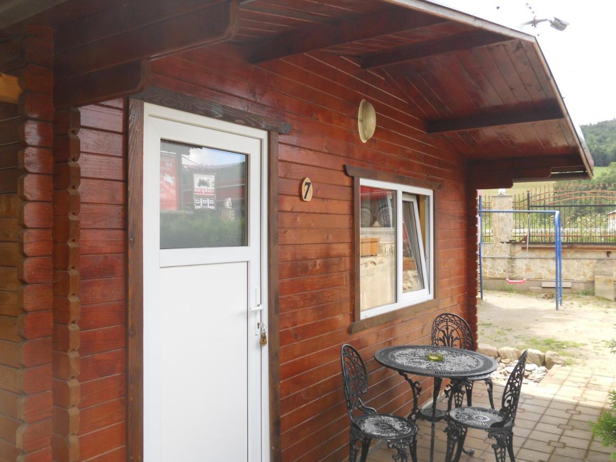 Pension, Camping & Biker Station Zur Deutschen Eiche Ciocanesti ภายนอก รูปภาพ