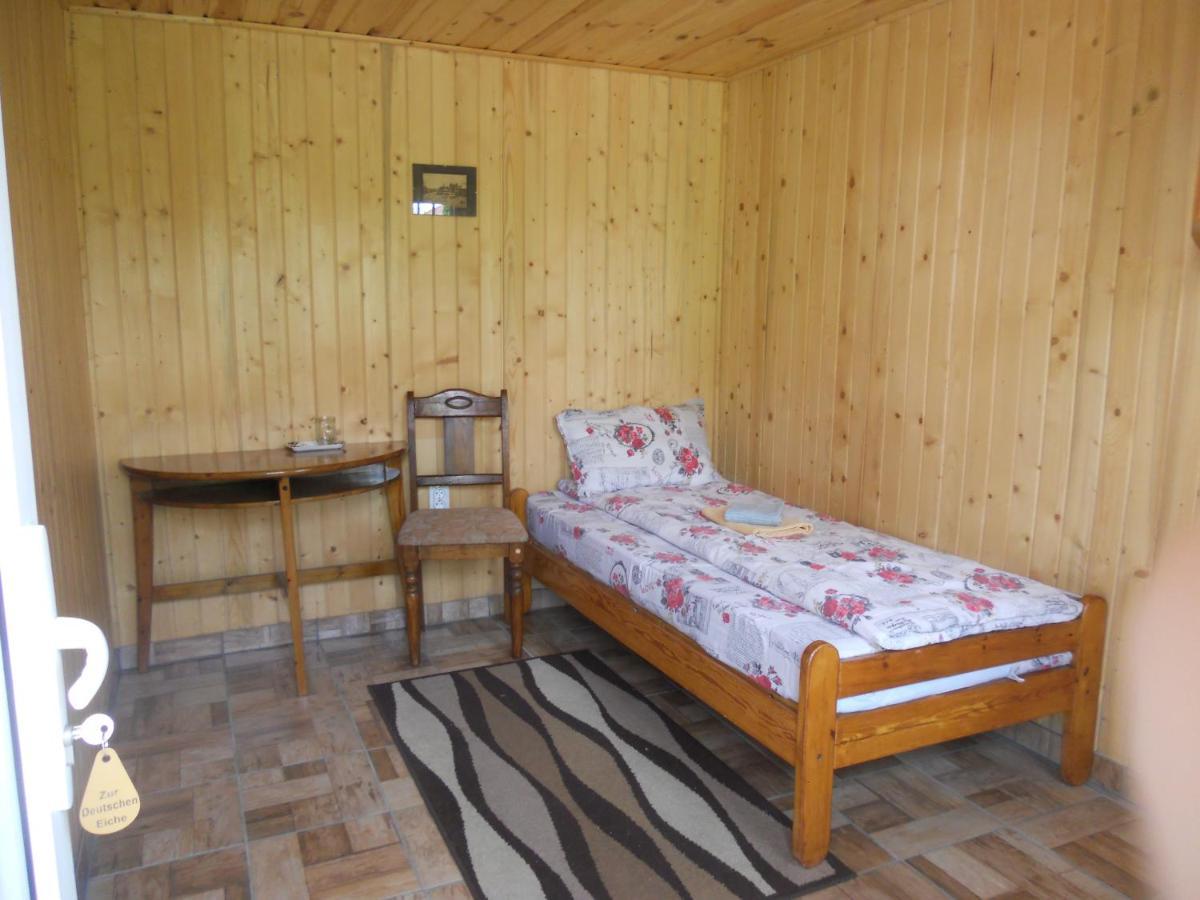 Pension, Camping & Biker Station Zur Deutschen Eiche Ciocanesti ภายนอก รูปภาพ