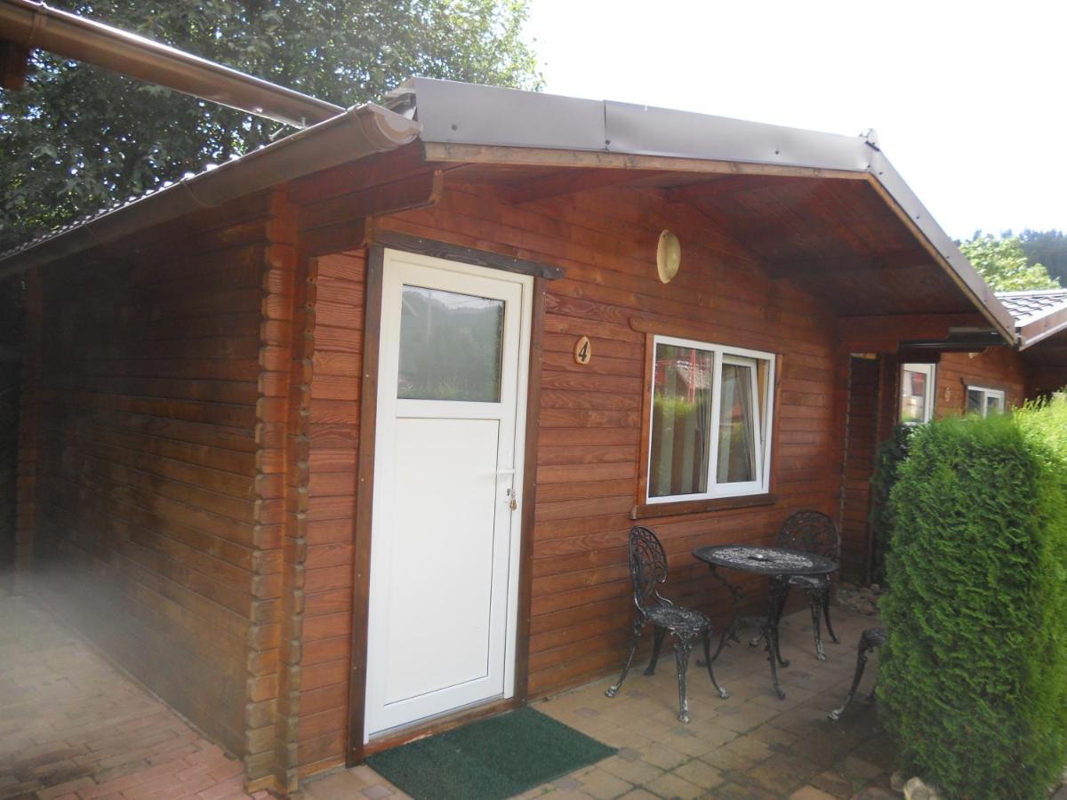 Pension, Camping & Biker Station Zur Deutschen Eiche Ciocanesti ภายนอก รูปภาพ